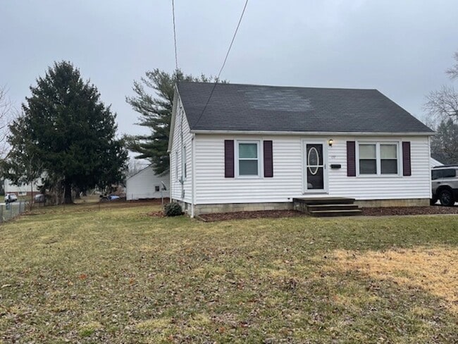 Immaculate Three Bedroom Home - Immaculate Three Bedroom Home