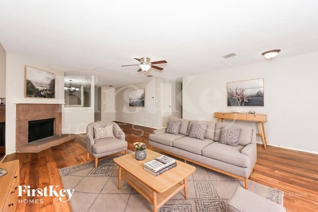 Photo - 614 Silvertop Rd