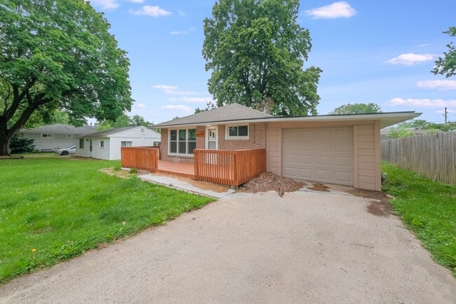 Photo - Mahomet | Renovated 2 Bed / 1 Bath Home