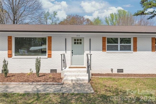 Photo - 1315 Vickie Ln