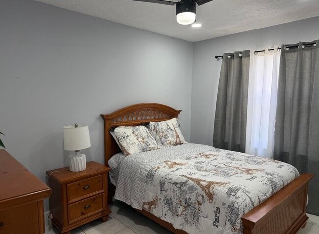Photo - 1392 Riverside Cir