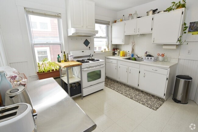 Building Photo - 89 Rockview St Unit 3 Rental