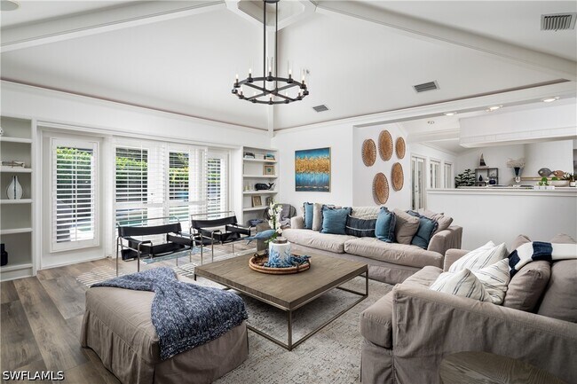 420 Palm Cir E