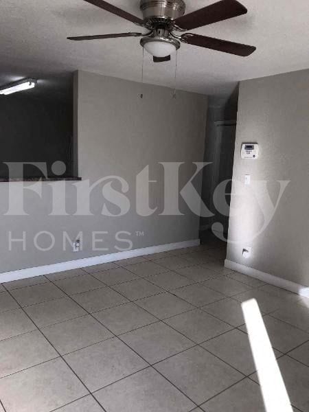 Photo - 4951 SW 16th St