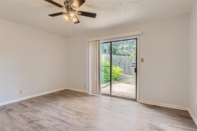 Photo - 2712 Parker Ln