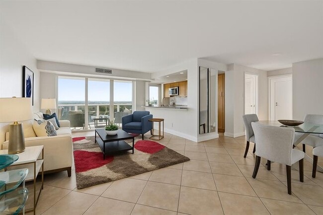 Building Photo - 2841 N Ocean Blvd Rental
