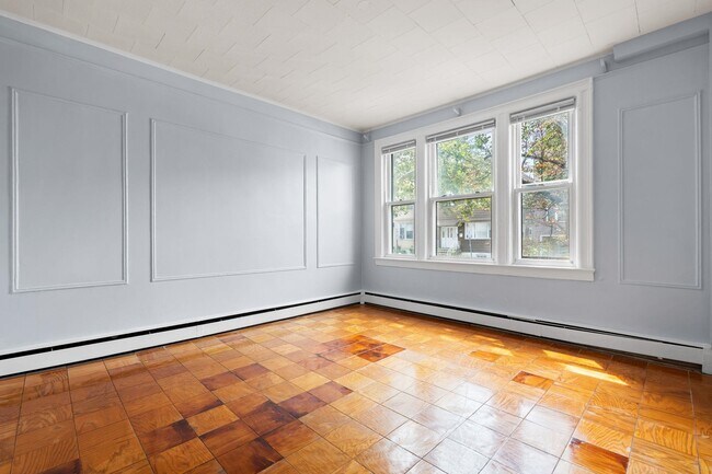 Building Photo - 380 Ege Ave Unit 1
