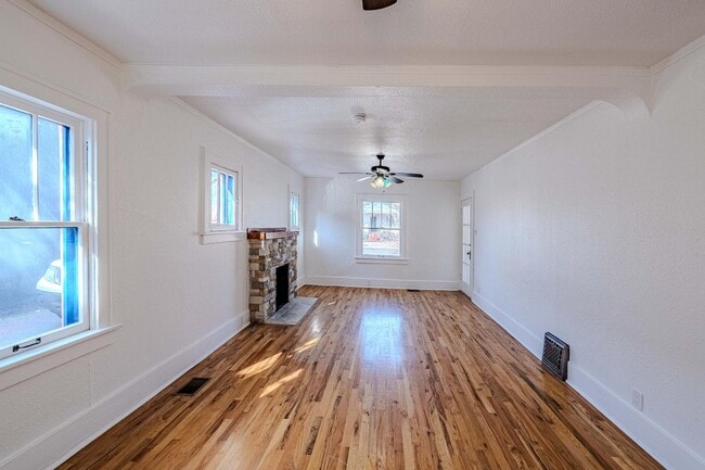 Photo - 720 Marquette Ave NW