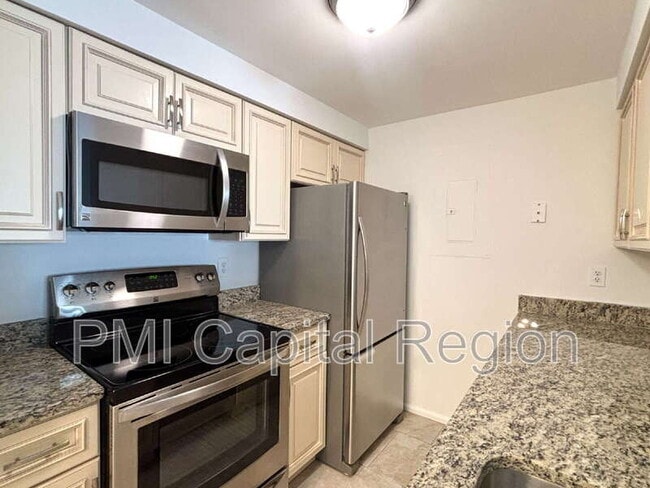 Building Photo - 13059 Shadyside Ln Unit 11-175