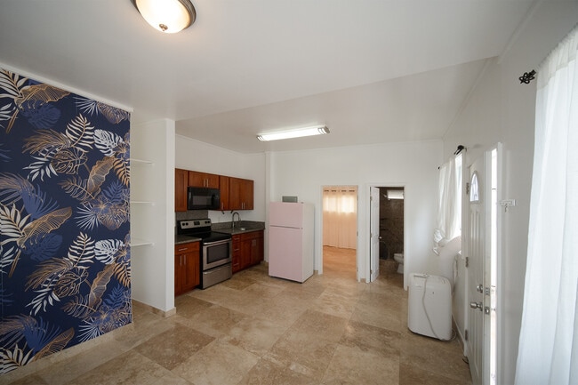 Building Photo - 1321 Ekaha Ave Rental