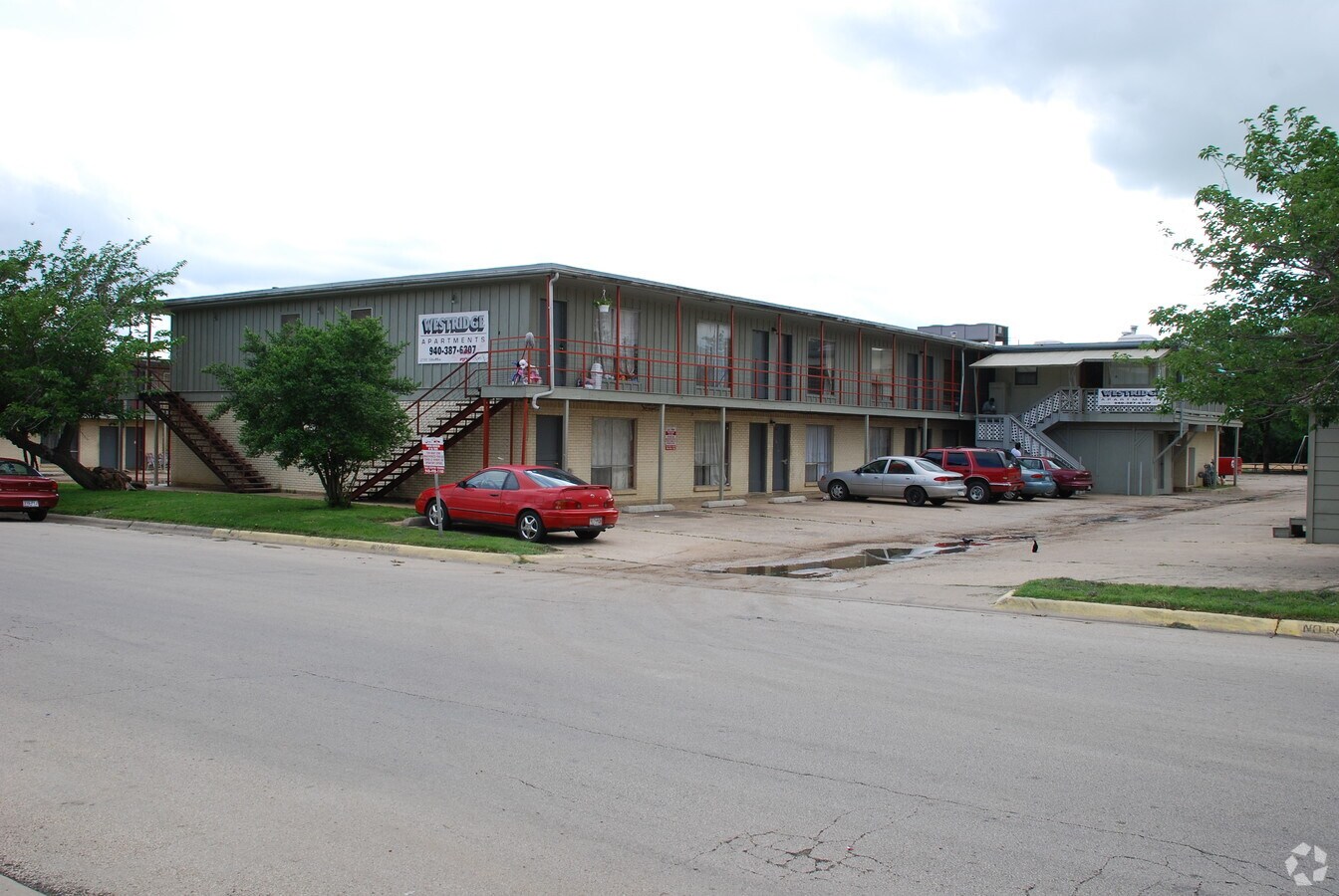 Eagle Manor Apartments - Eagle Manor Apartments