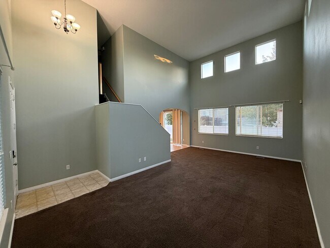 Photo - Large 4 Bedroom 3 Bathroom home!