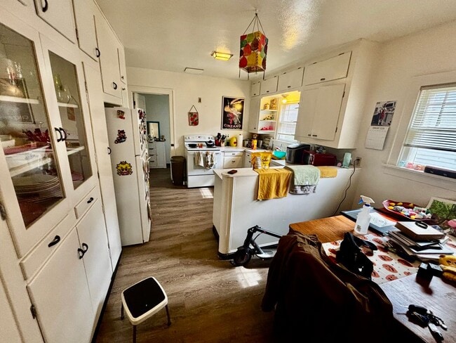 Photo - 404 S Van Buren St Unit Apt 1