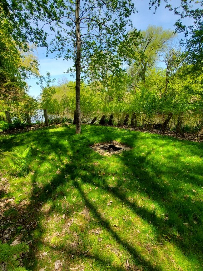 Photo - 550 N Mill St