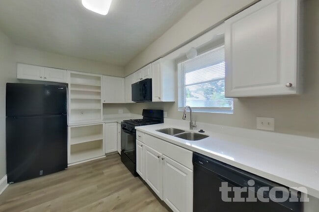 4427 Oakside Dr