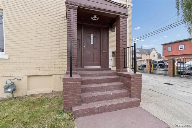 Photo - 5421 Toledo St