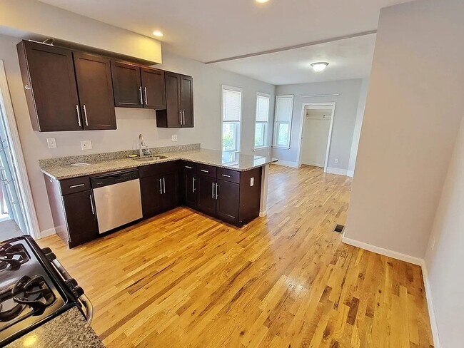 Photo - 39 Pinckney St Unit 1