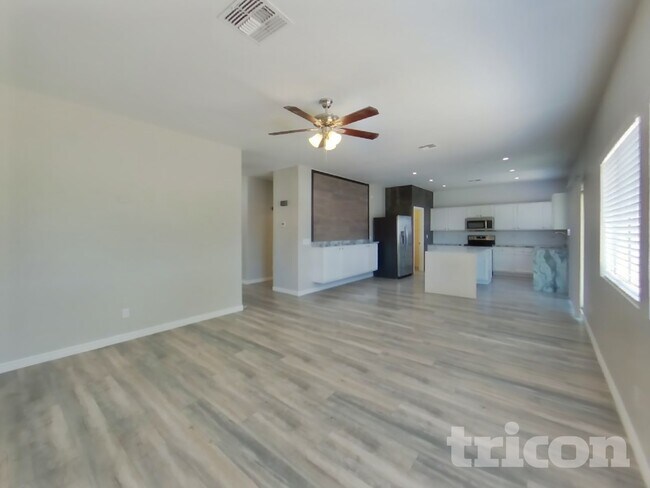 Photo - 30493 N Bareback Trail