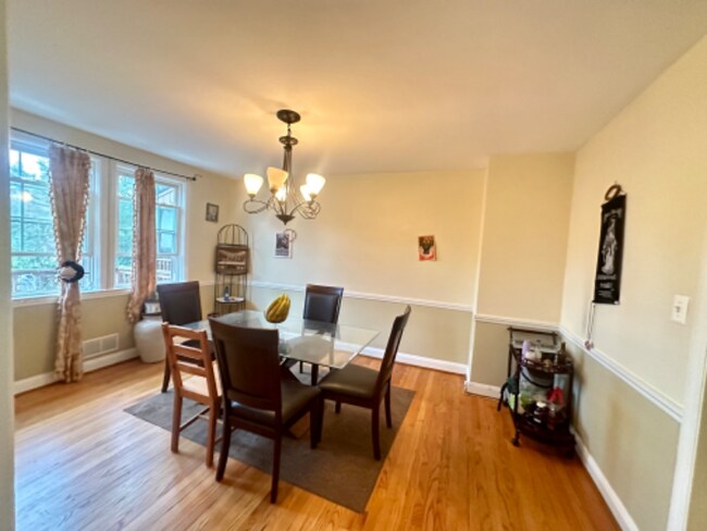 Photo - 309 Stratford Rd