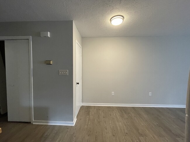 Photo - 119 W Vail Ct