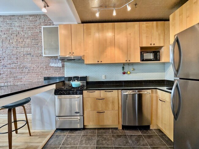 Photo - 319 Barrow St Unit 6B