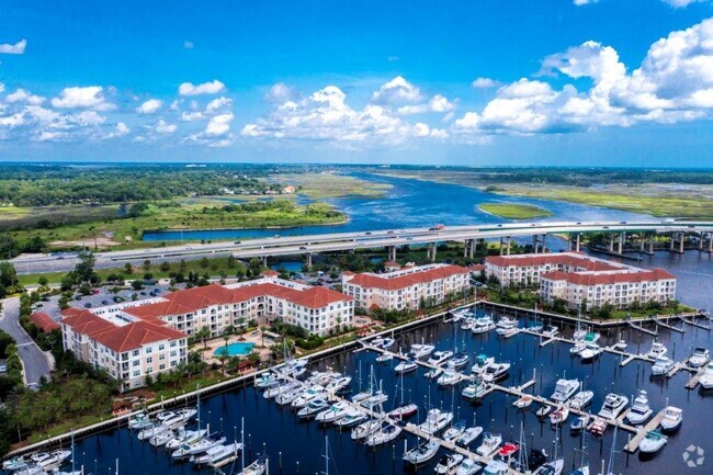 Building Photo - Views at Harbortown Rental