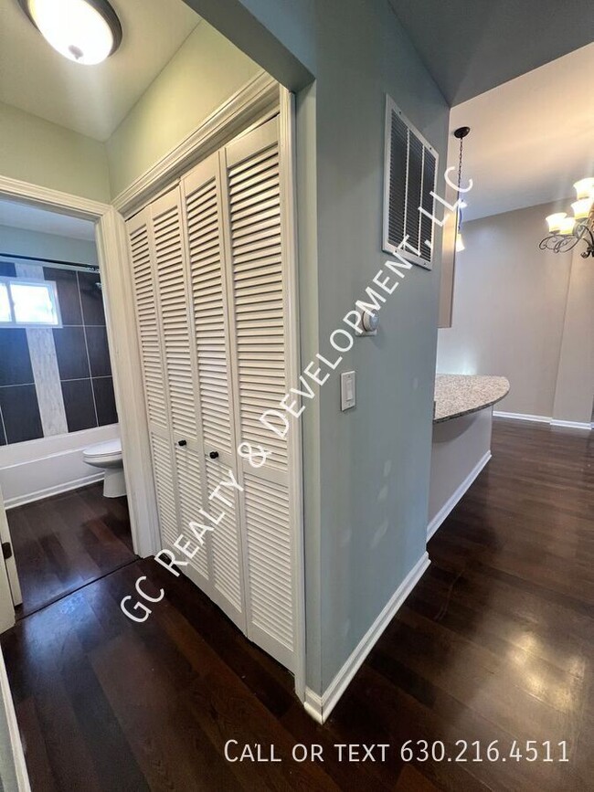 Photo - 3001 75th St