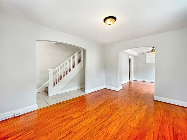 Building Photo - 1955 N Cleveland St