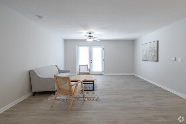 2BR, 2BA - 1,067SF Living Room