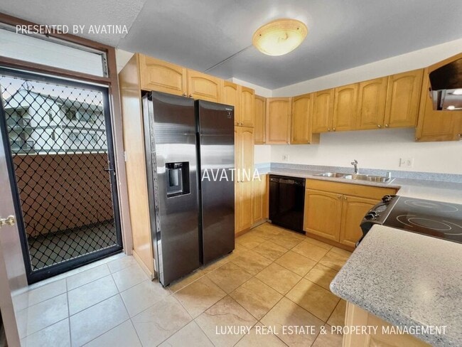 Building Photo - 46-255-255 Kahuhipa St