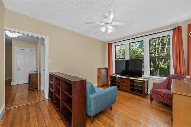 Photo - 7 Lothian Rd Unit 3