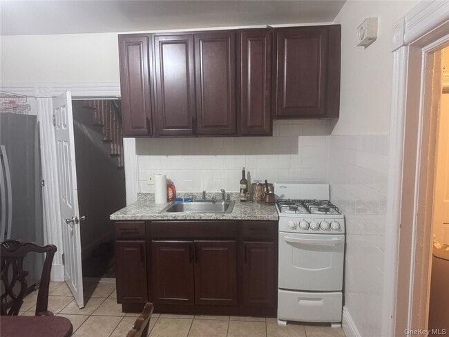 Photo - 72 Jerusalem Ave