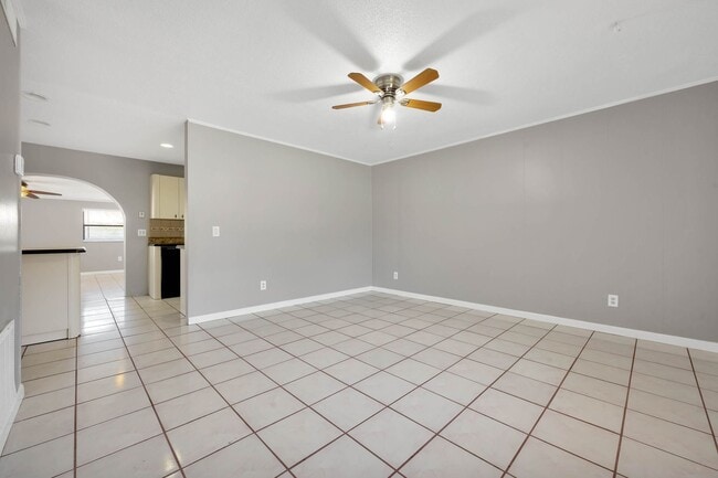 Photo - 8101 Alveron Ave