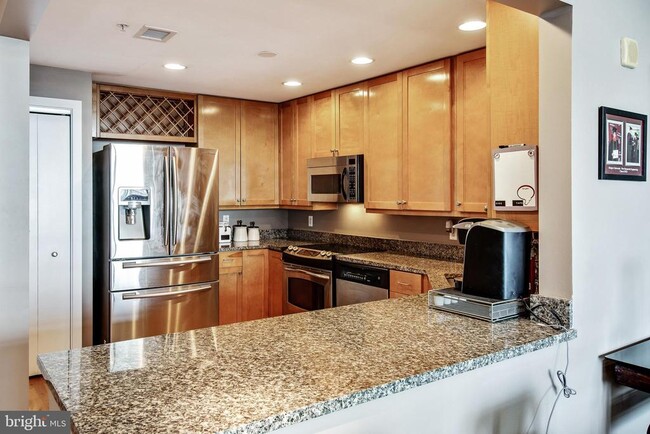 Photo - 717 S Christopher Columbus Blvd Unit 1505