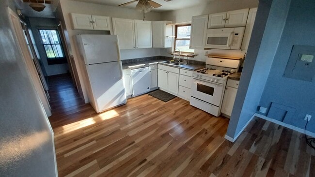 Photo - Cute 2 Bedroom House with detached garage