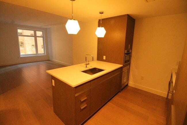 Photo - 100 Lovejoy Pl Unit 5M