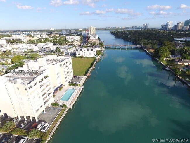9381 E Bay Harbor Dr Unit 302S