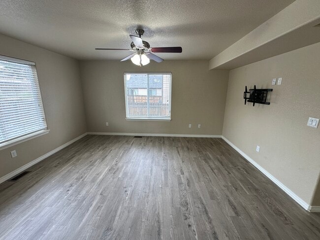 Photo - 8043 Pinfeather Dr