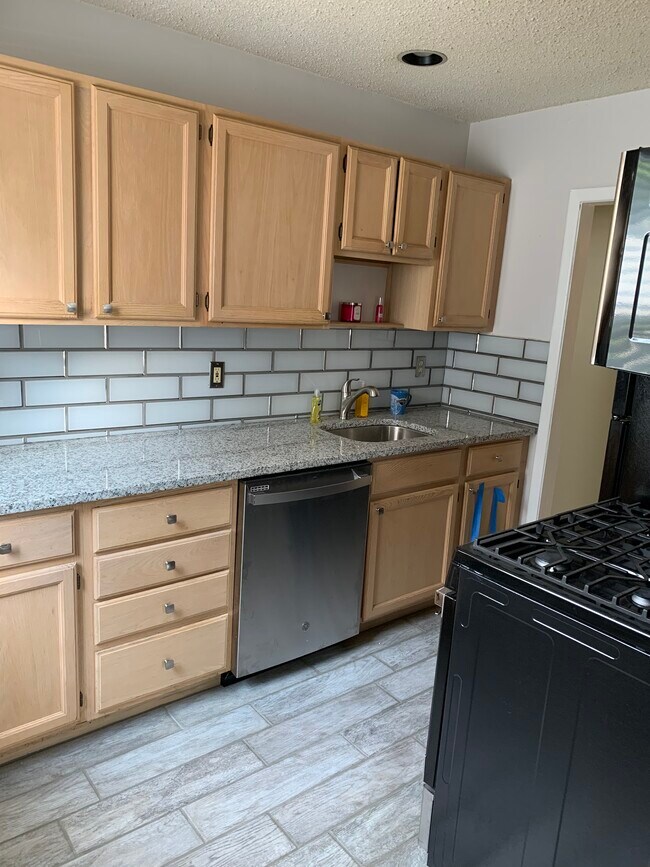 Kitchen - 157 Burmont Rd Apartments Unit 1