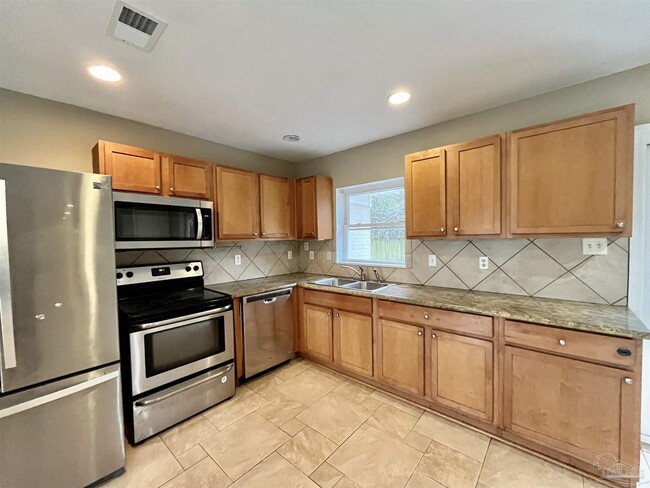 Photo - 1127 Redwood Ln