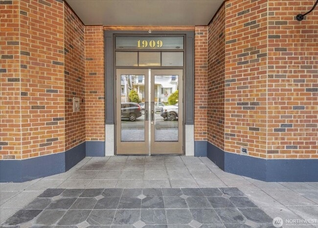 Photo - 1909 10th Ave W Unidad #301