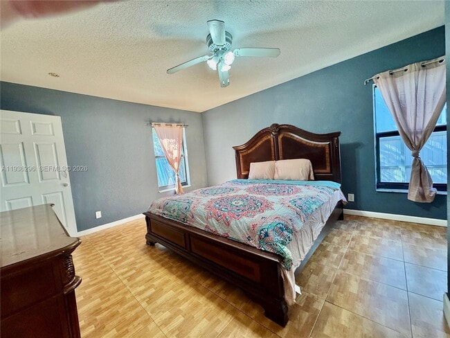 Photo - 6032 SW 38th St Unit 1