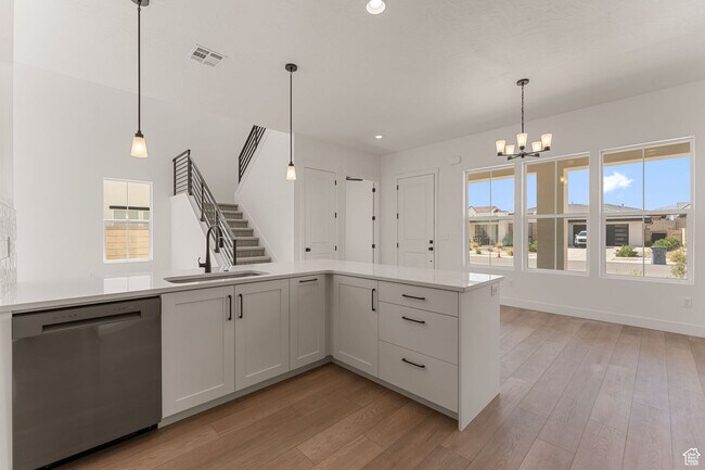 Photo - Brand New Holmes Home