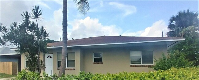 Photo - 623 45th St House