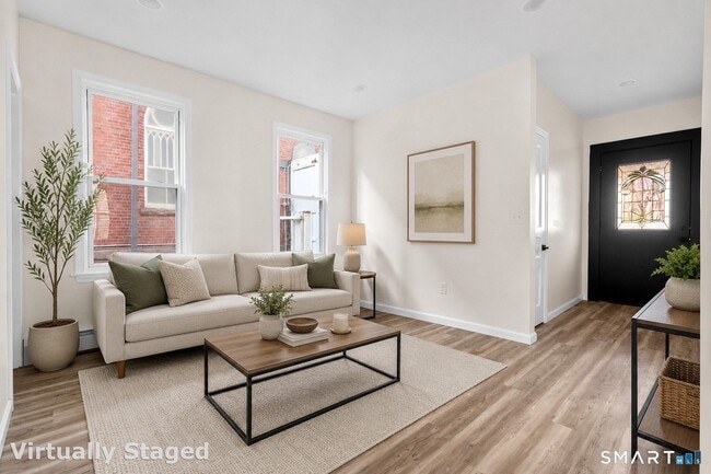 81 Hungerford St