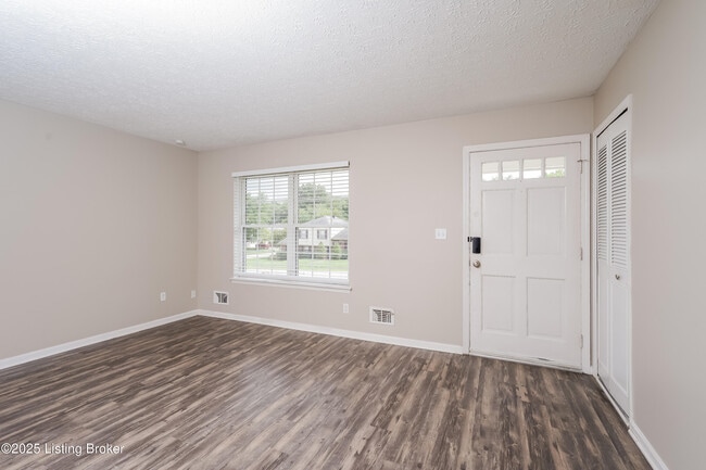 Photo - 8204 Rochelle Rd