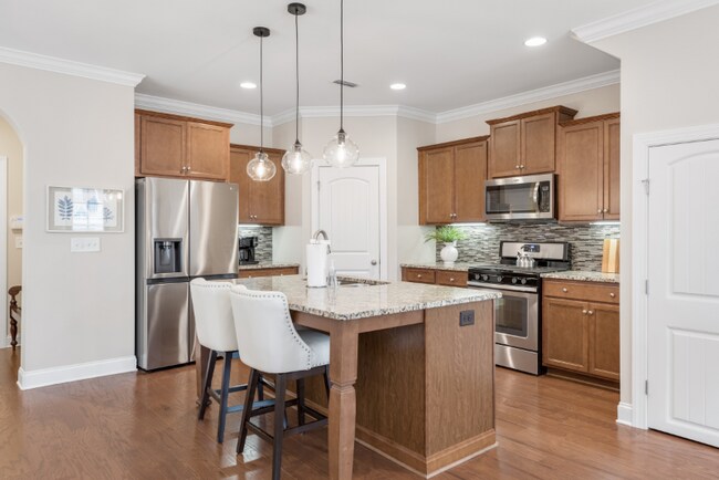 Photo - 353 Cornelius Wy