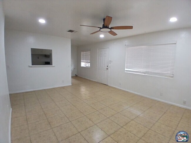 Photo - 162 W Alamo St Unit B