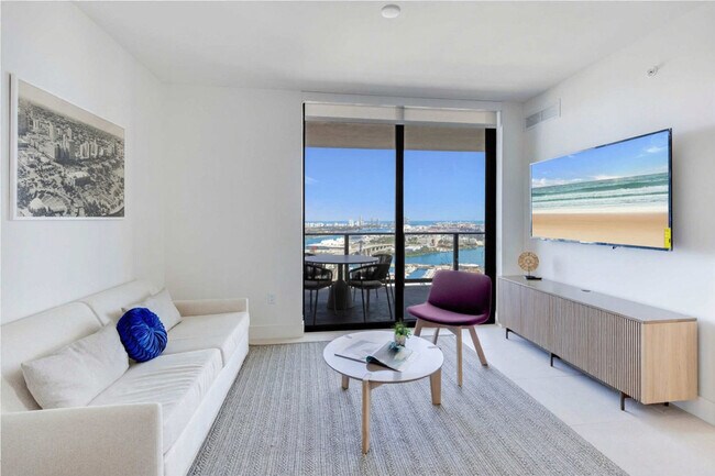 Photo - 601 NE 1st Ave Unidad ID1227496P