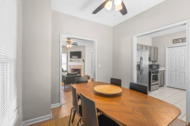 Photo - 1296 Sells Ave SW